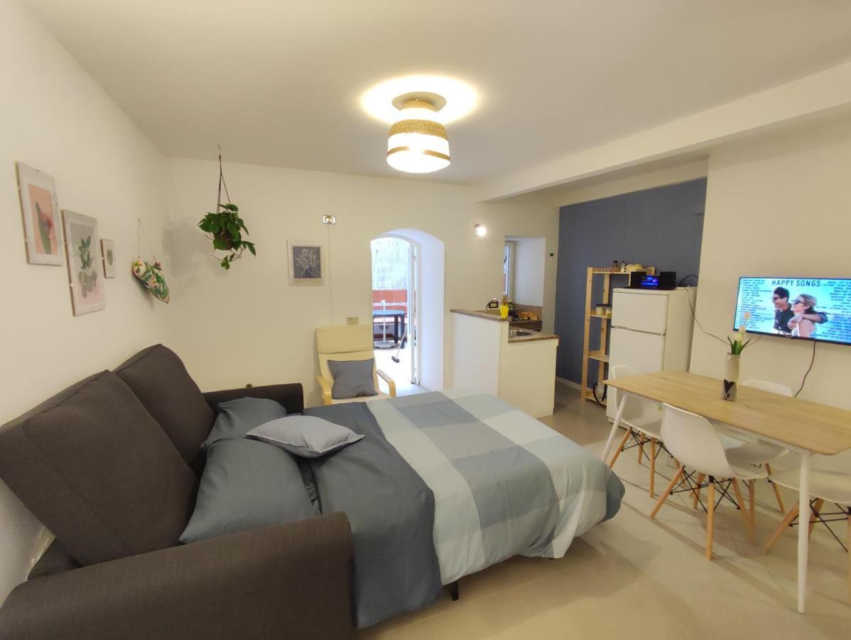 Loft Con Cortiletto - 100 Meters From The Beach Apartment Cefalu Bagian luar foto